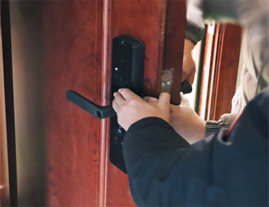 卫东24小时上门开锁公司